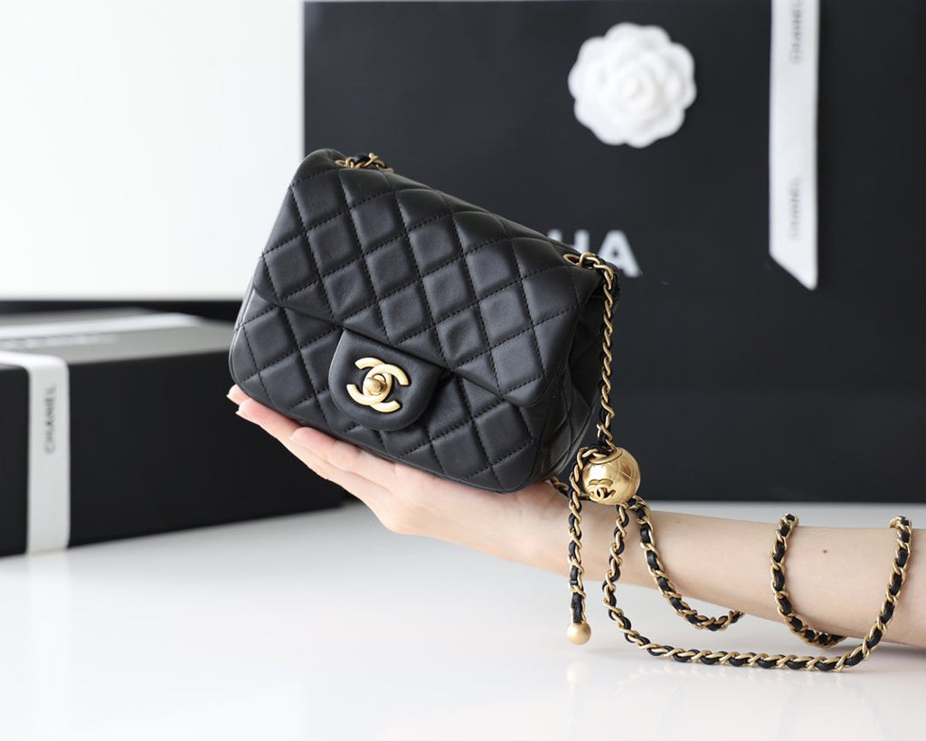 CHANEL FLAP BAG 17CM GOLD HARDWARE BLACK LAMBSKIN