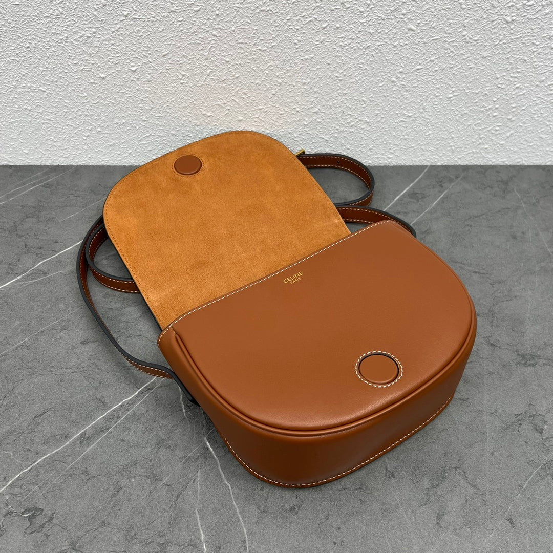 CELINE FOLCO CUIR TRIOMPHE 18 IN RED BROWN CALFSKIN