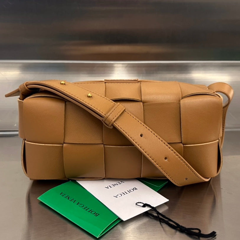 BOTTEGA VENETA BRICK CASSETTE 28 IN BRONZE BROWN CALFSKIN