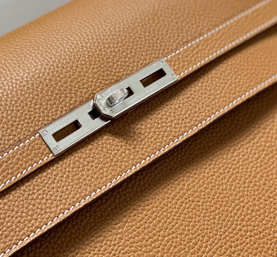 HERMES KELLY DEPECHES 38 BRIEFCASE IN GOLD TOGO CALFSKIN SILVER HARDWARE