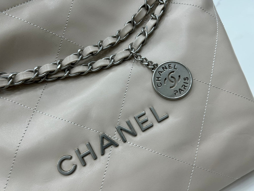 CHANEL MEDIUM 37 HANDBAG IN BEIGE CREAM CALFSKIN SILVER HARDWARE