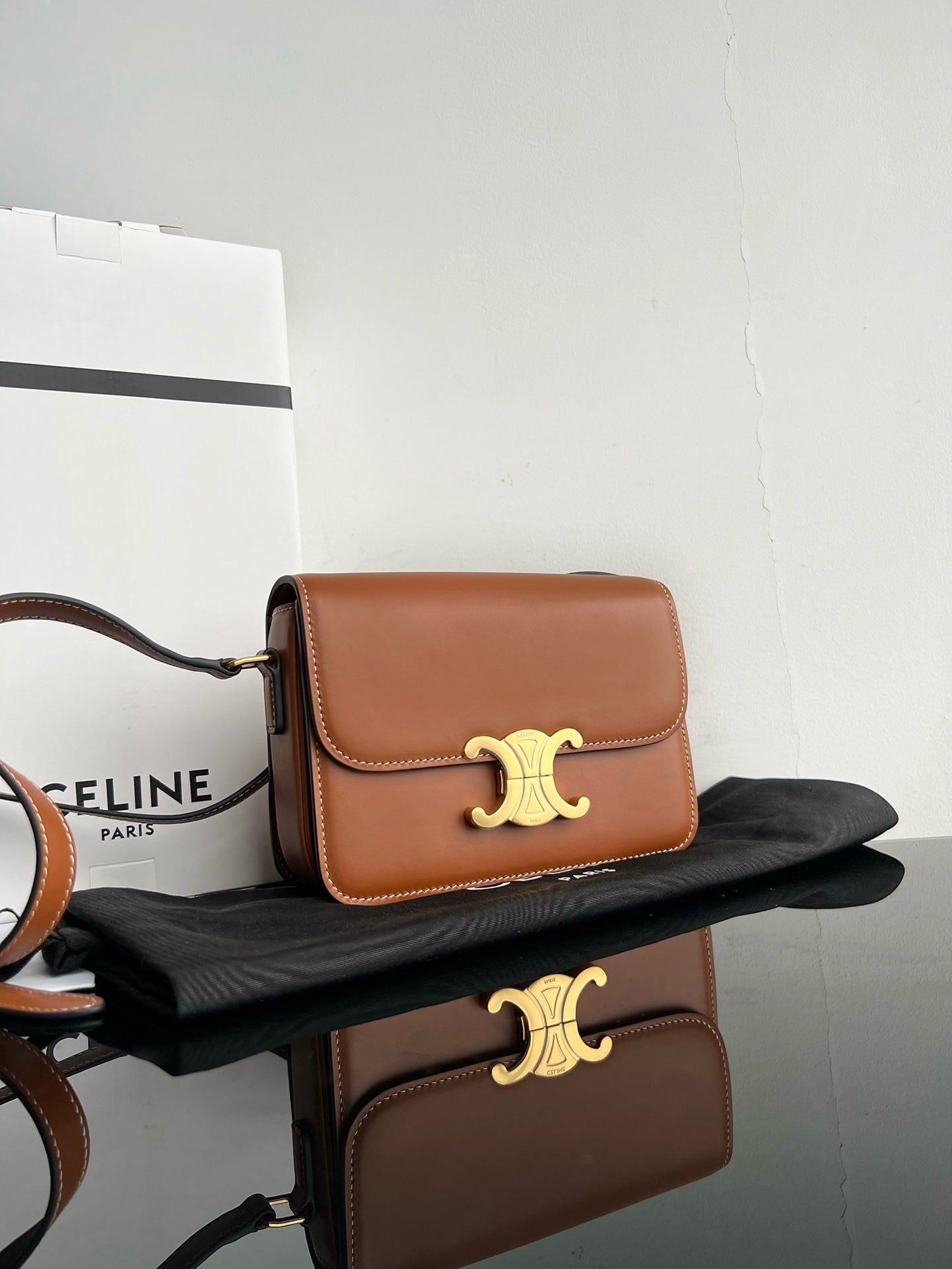 CELINE TRIOMPHE TEEN 22 CINNAMON BROWN COWHIDE