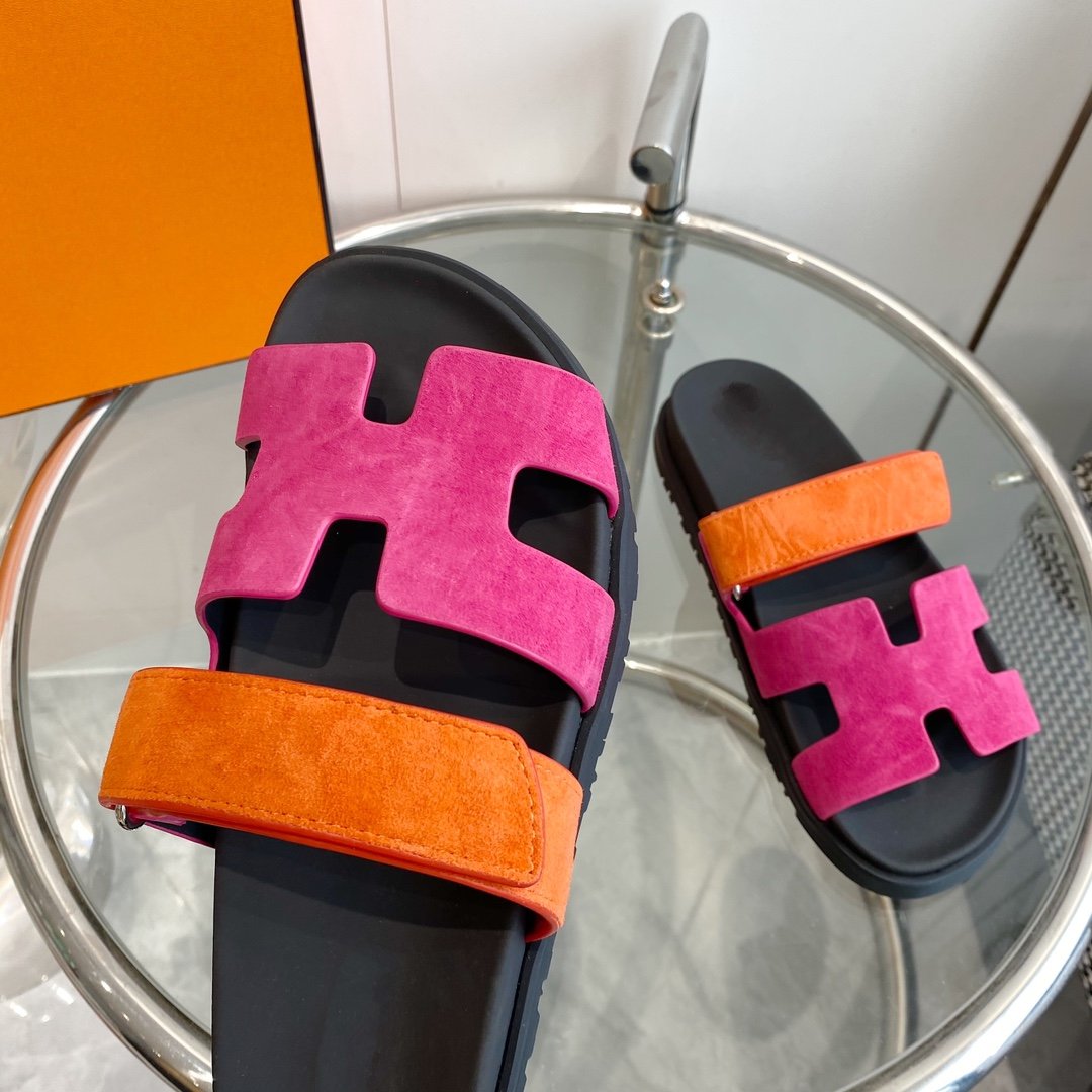 HERMES Chypre Sandal Rose Chapas / Orange Suede