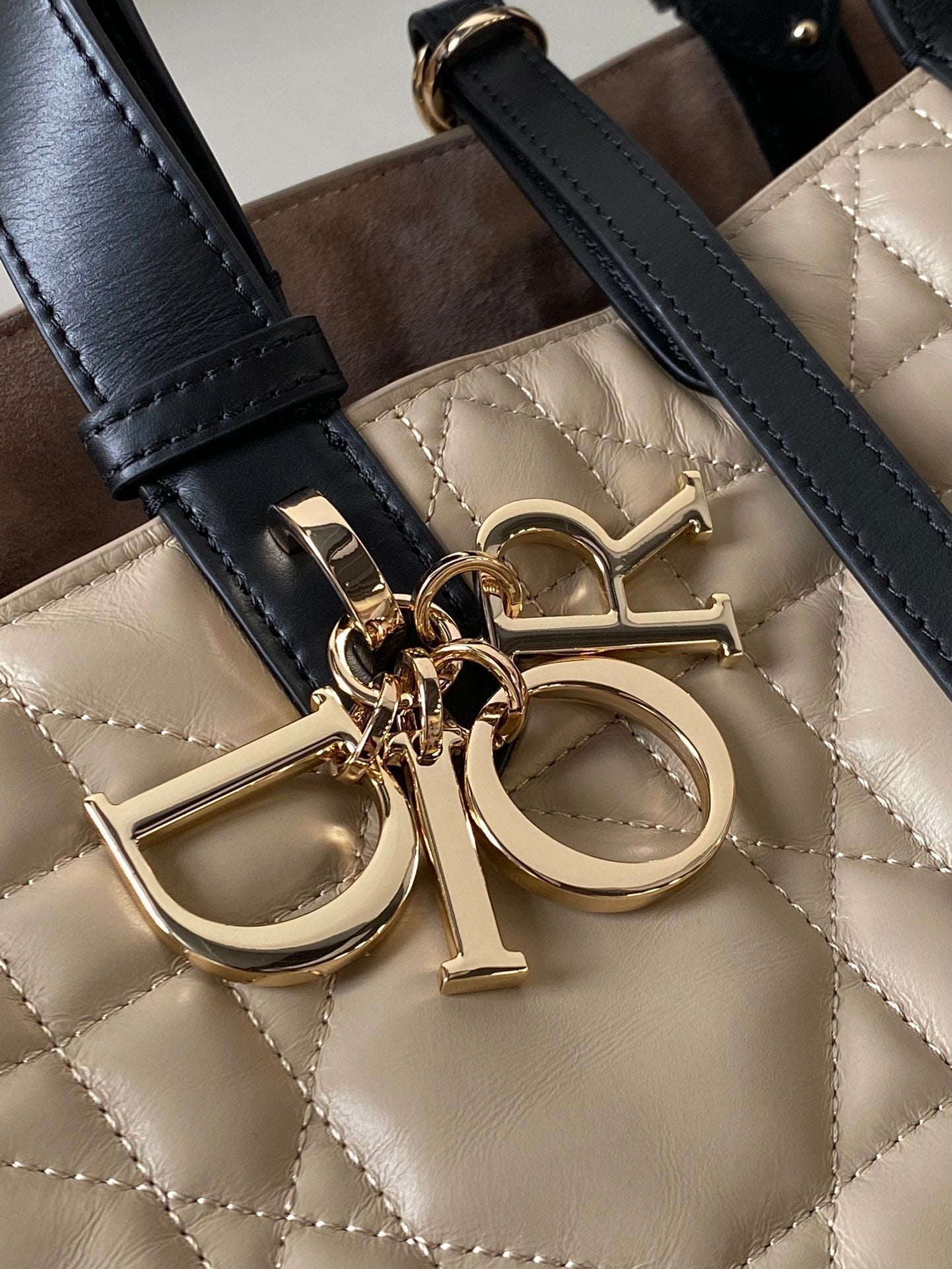 DIOR MEDIUM TOUJOURS BAG 28 IN BEIGE CANNAGE CALFSKIN BLACK STRAP