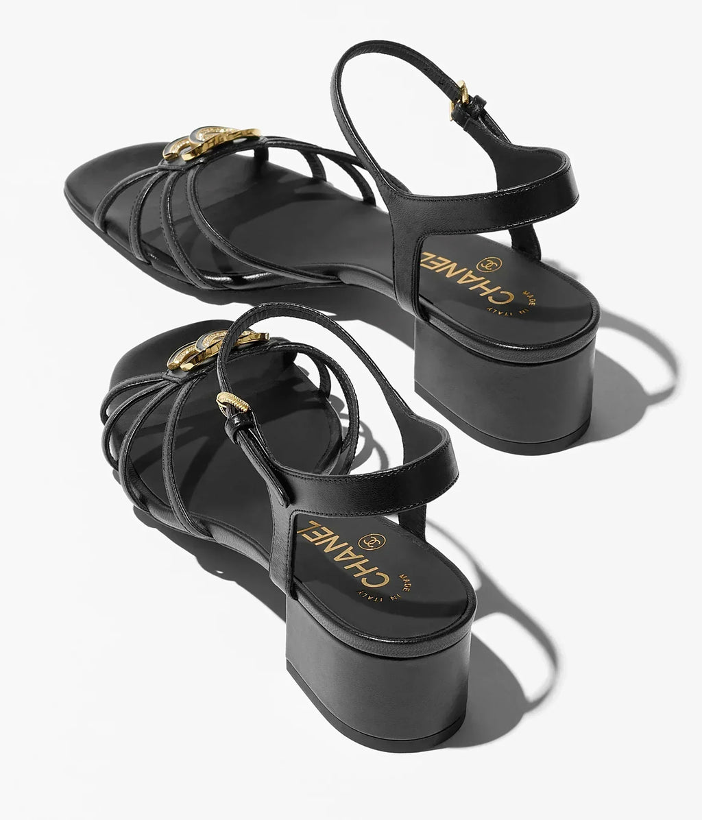 CHANEL SANDALS 40 MM IN BLACK PATENT LAMBSKIN