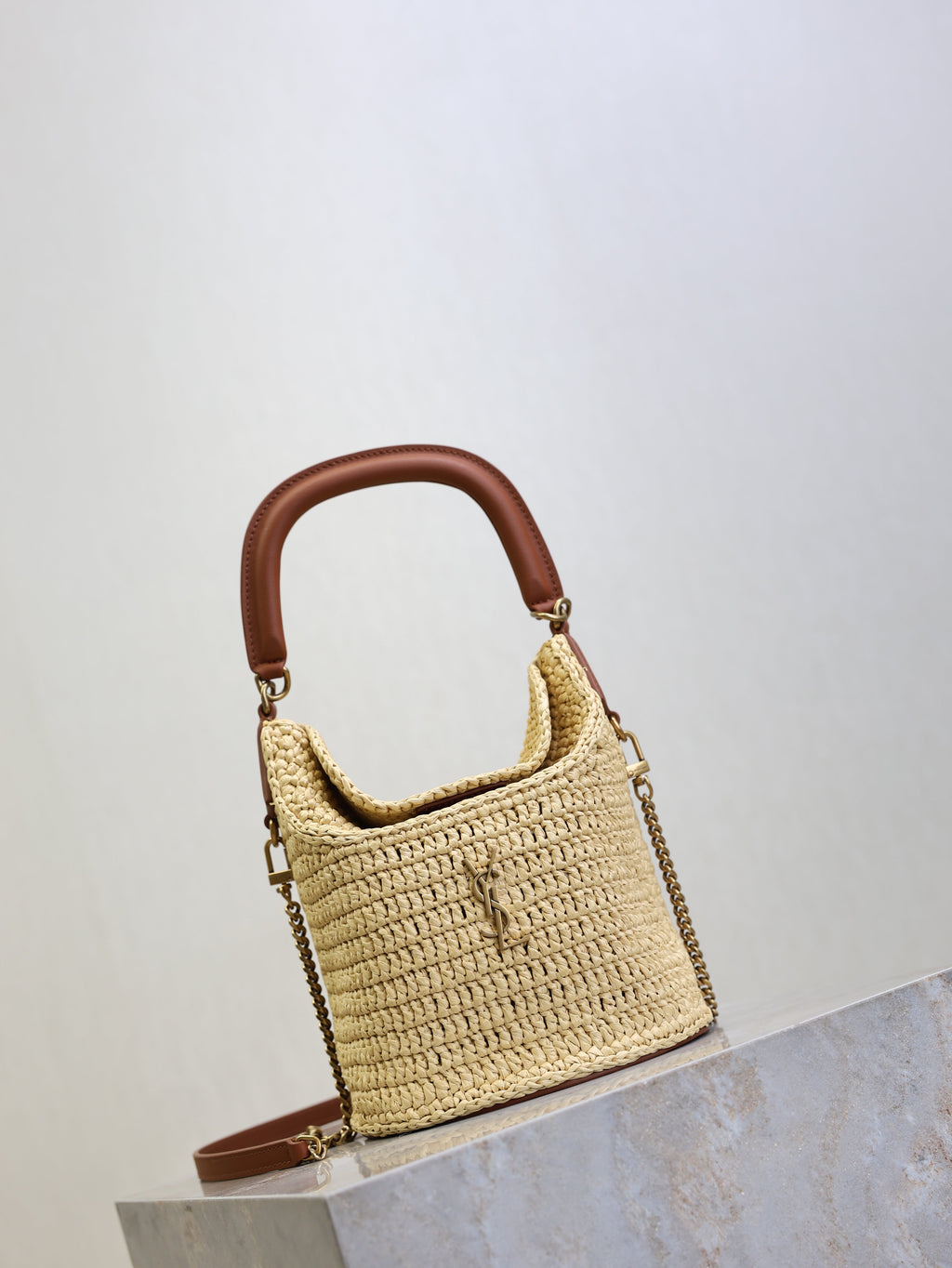 YSL 25S GABY BUCKET BAG 19 IN RAFFIA AND CALFSKIN GOLD HARDWRE