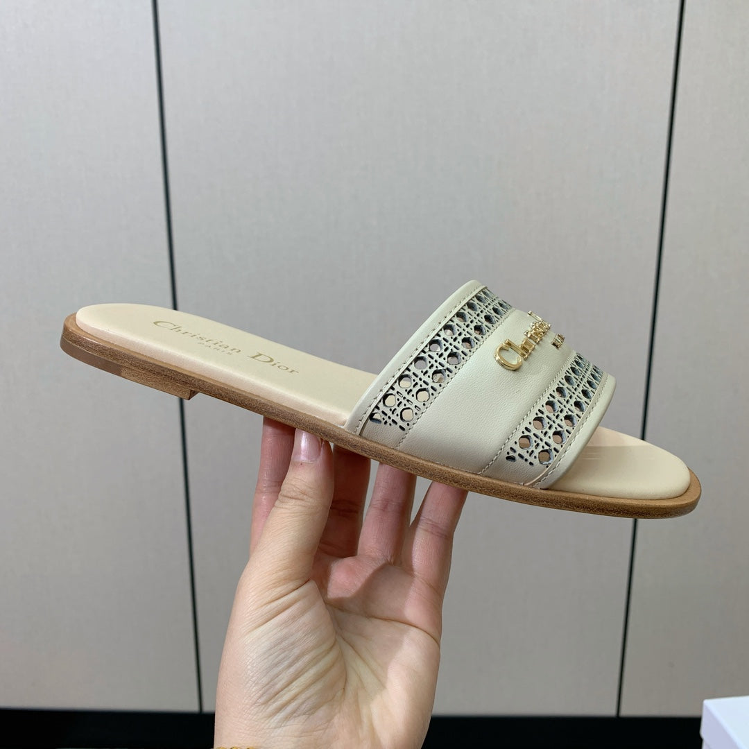 DIOR DWAY SLIDE BEIGE CALFSKIN AND GOLD LOGO