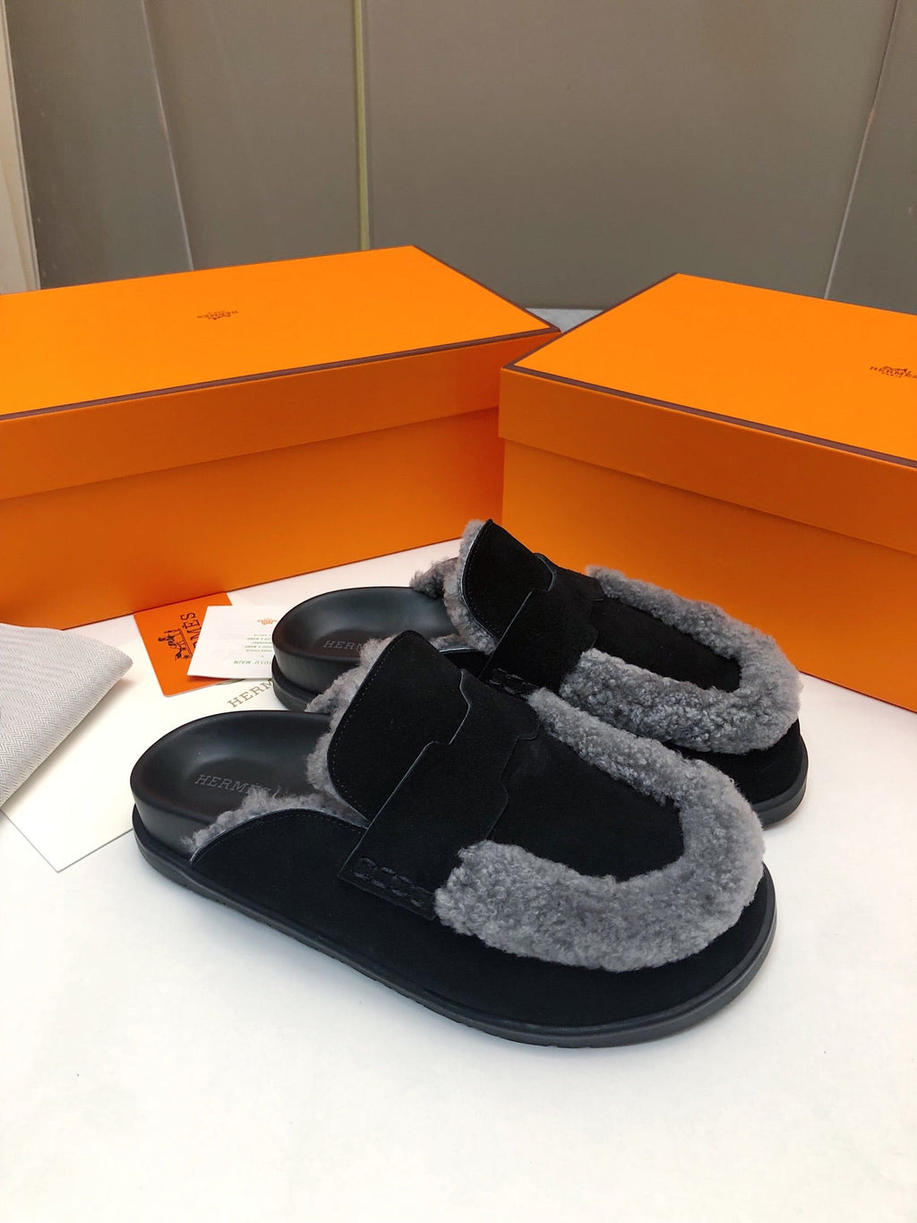 HERMES GO MULE IN BLACK SUEDE ATTACH LIGHT GRAY FLEECE
