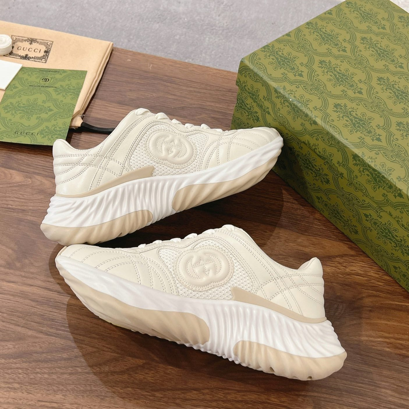 GUCCI RIPPLE SNEAKER  cream