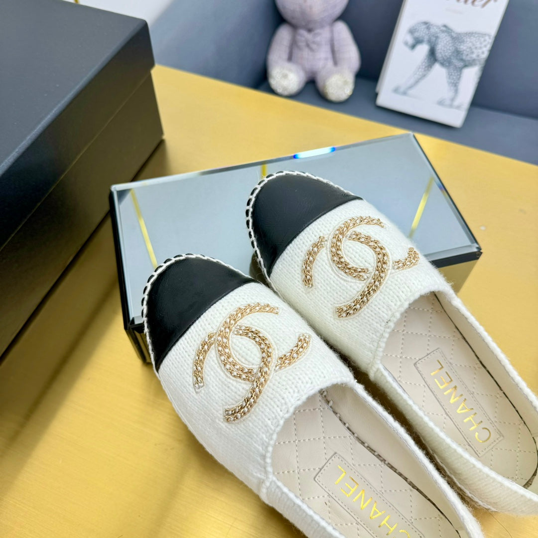 CHANEL ESPADRILLES PLATFORM 25S IN WHITE KNITTED WOOL AND BLACK LAMBSKIN
