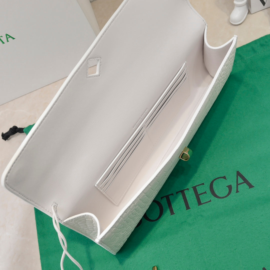 BOTTEGA VENETA Long Clutch Andiamo 31 White Crocodile Calfskin Ghw