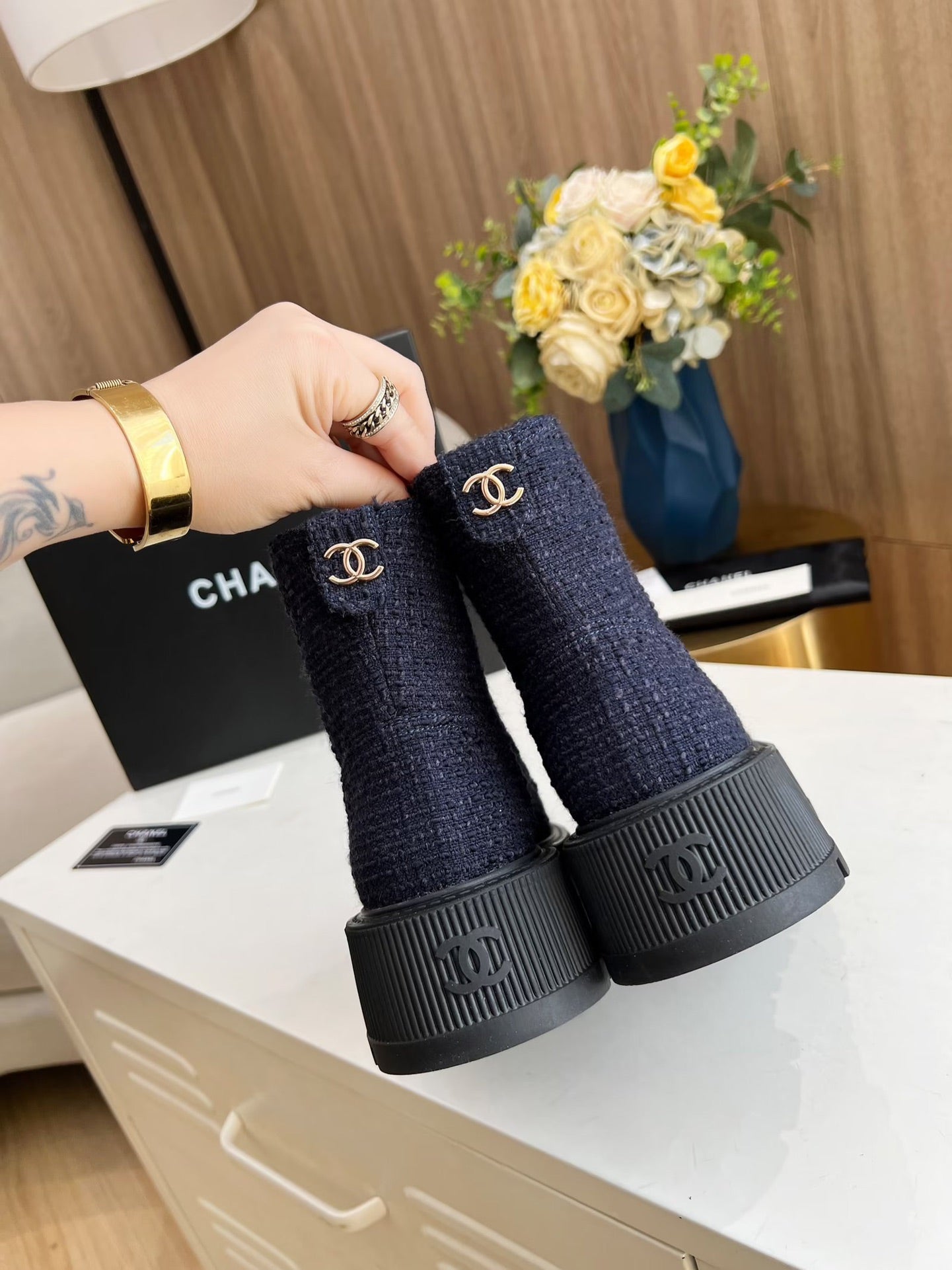CHANEL SHORT BOOTS IN DENIM BLUE TWEED AND BLACK CALFSKIN