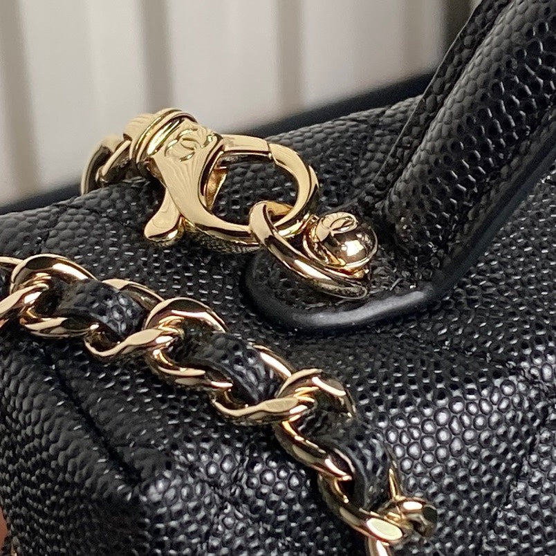CHANEL COSMETIC BAG 19 IN BLACK GRAINED CALFSKIN GOLD HARDWARE