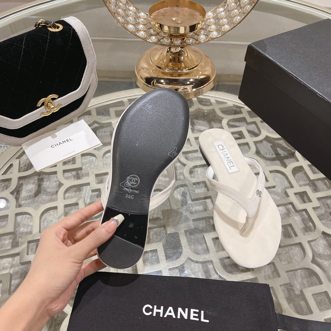 CHANEL Double  Flip Flop Thongs White Sheepskin