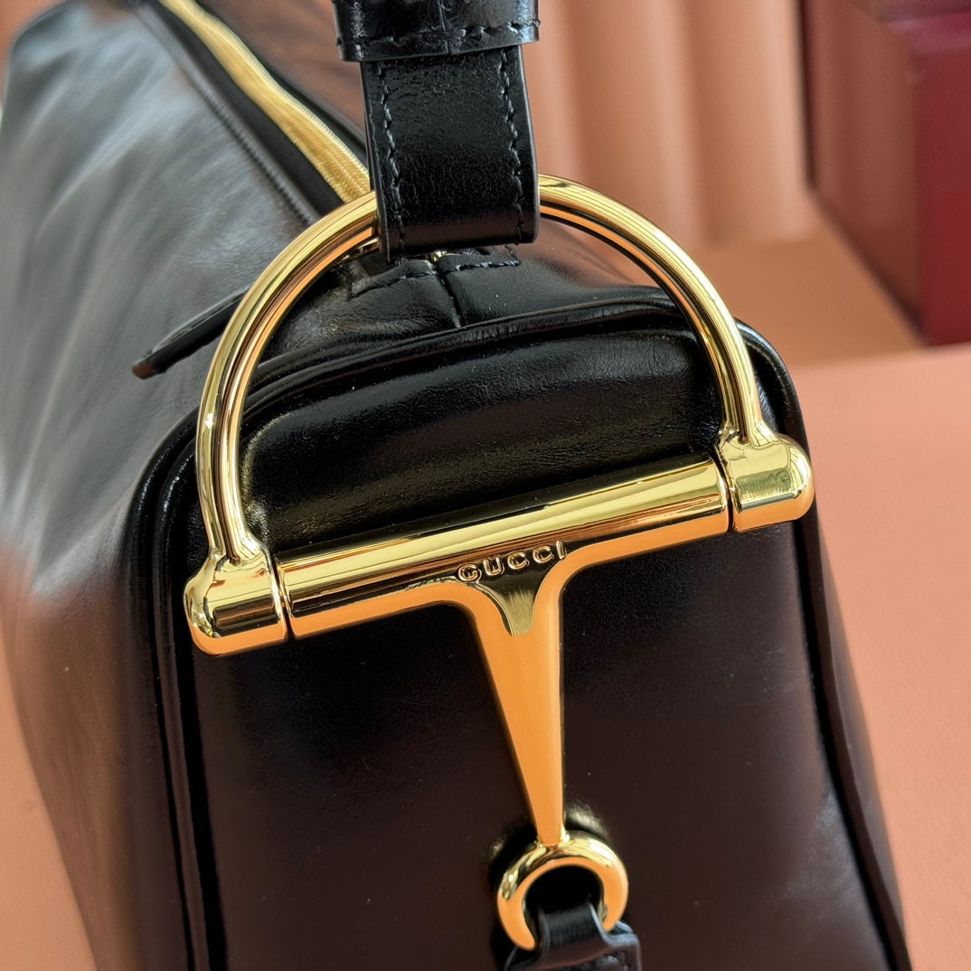 GUCCI 26S SHOULDER BAG 31 IN BLACK SHINY CALFSKIN