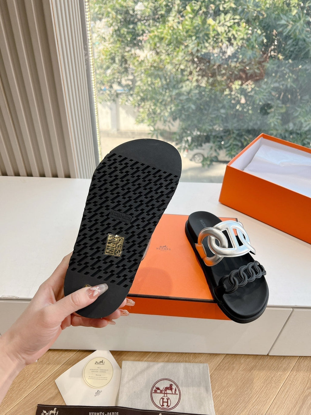 HERMES EXTRA SANDAL IN SILVER MIX BLACK CALFSKIN