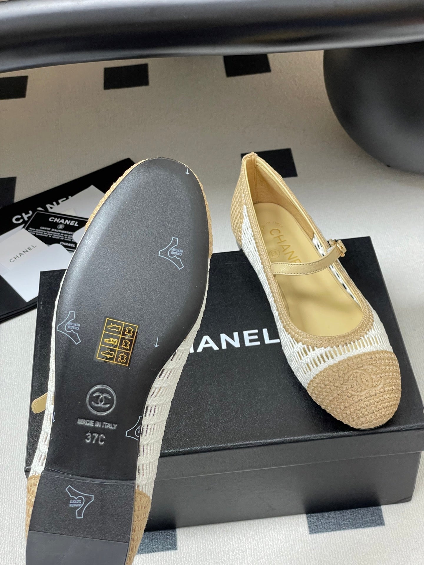 CHANEL BALLERINAS IN WHITE MIX PEANUT BROWN RAFFIA