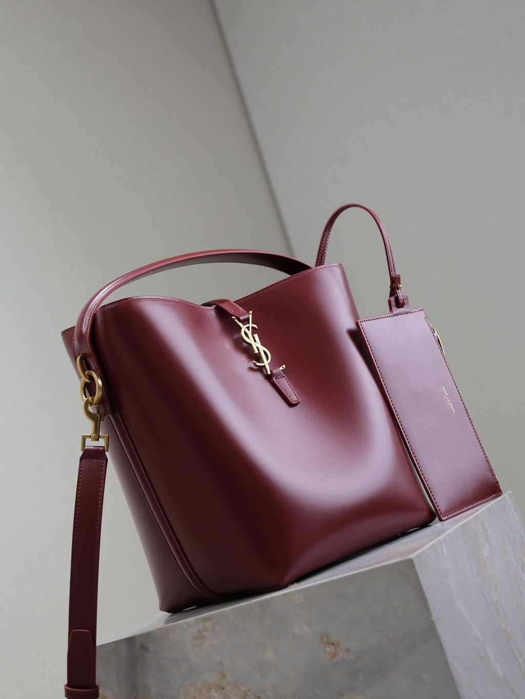 YSL 25S LE 5 À 7 BUCKET 26 IN DARK BURGUNDY CALFSKIN GOLD HARDWARE