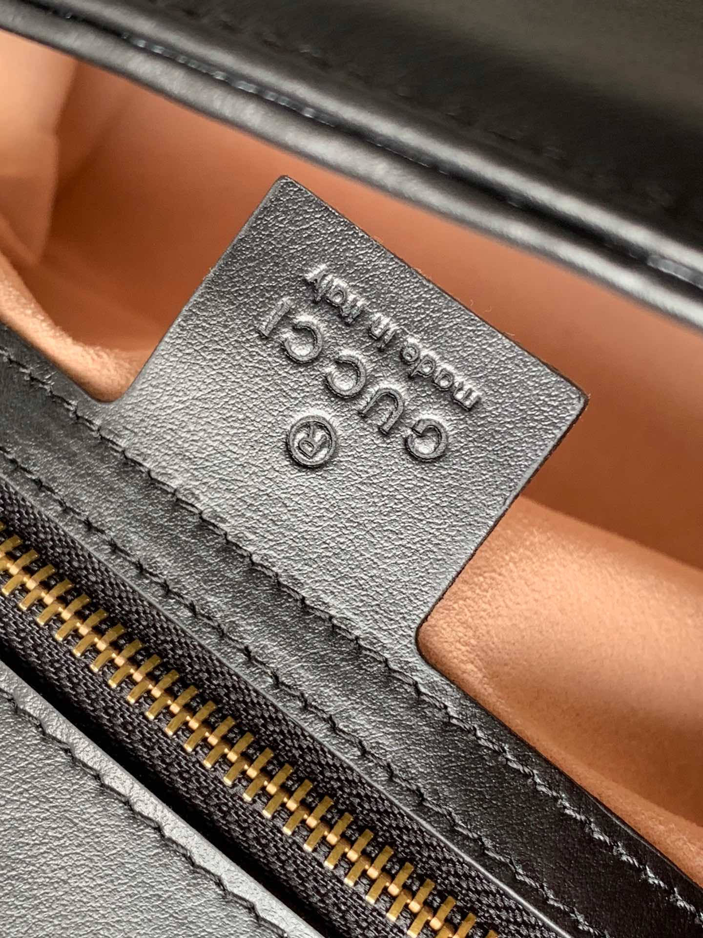GUCCI Marmont 26.5cm Black Calfskin Gold Hardware